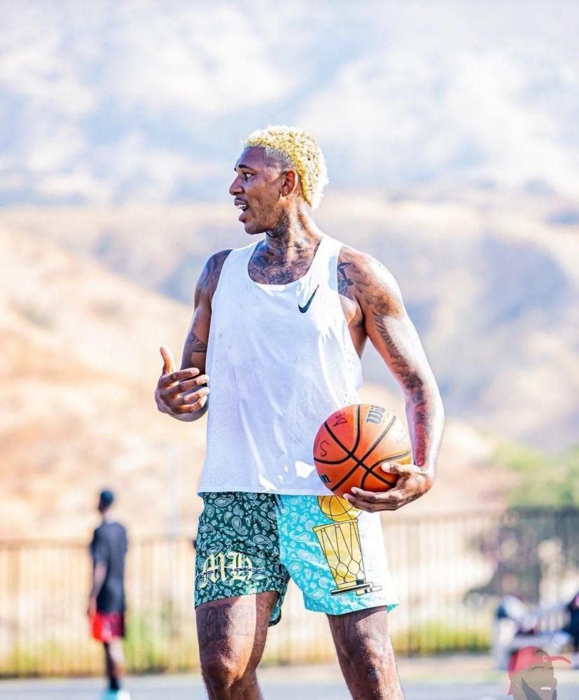 主打社交与 主打社交与